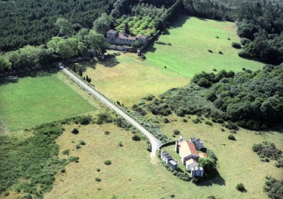 Pazo e igrexa do Allo. Zas.